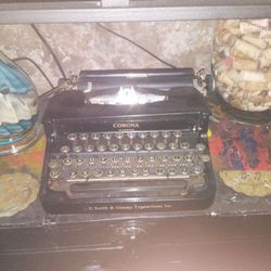 LC Smith & Corona typewriter from the 1930s 