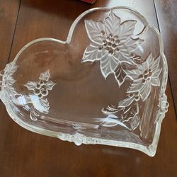 Mikasa Poinsettia Heart Shaped Bowl 10 “ Wide X 2 1/2” Deep