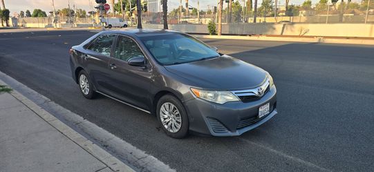 2013  toyota camry LE