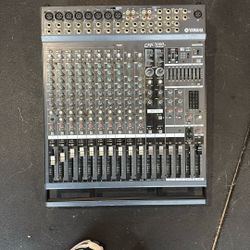 Yamaha EMX5000 Powered Mixer – Great Condition