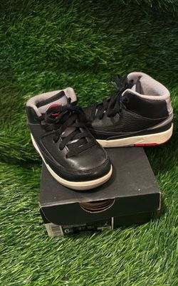 Kid shoes Jordan’s size 6c used with box