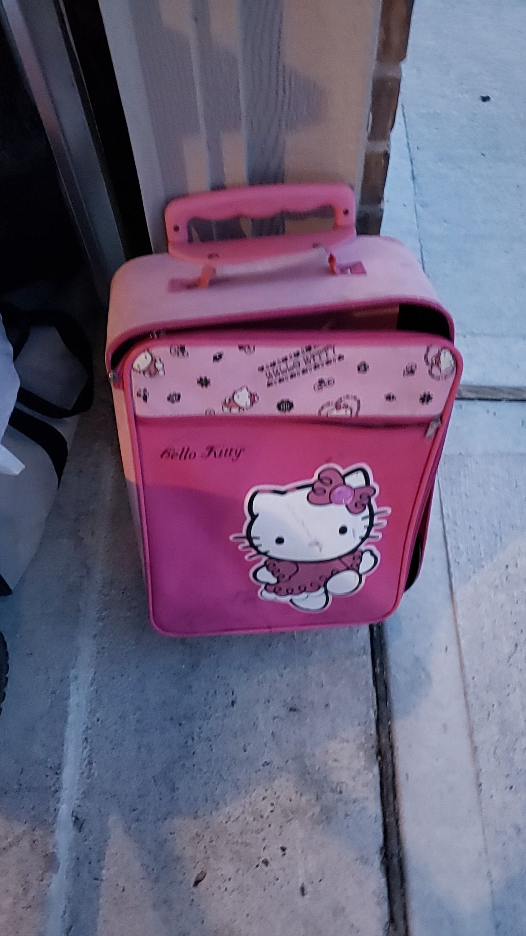 Hello kitty suitcase