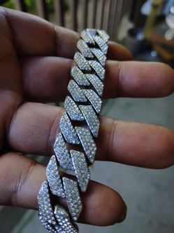 Chain diamonds