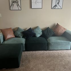 Good condition Beautiful Sectional Couch 
