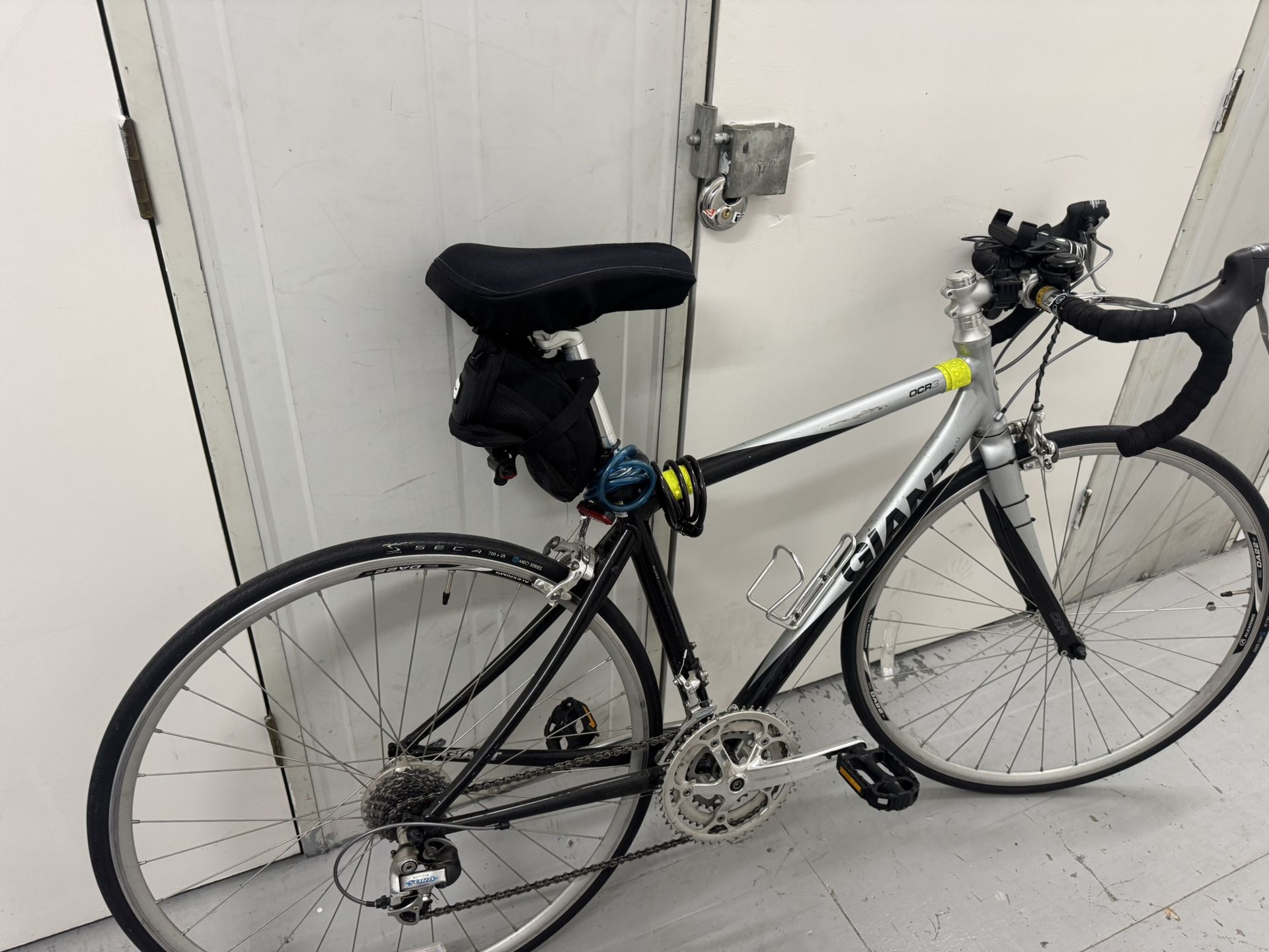 Giant OCR3 Women’s Road Bike – Small Frame (Silver & Black) 