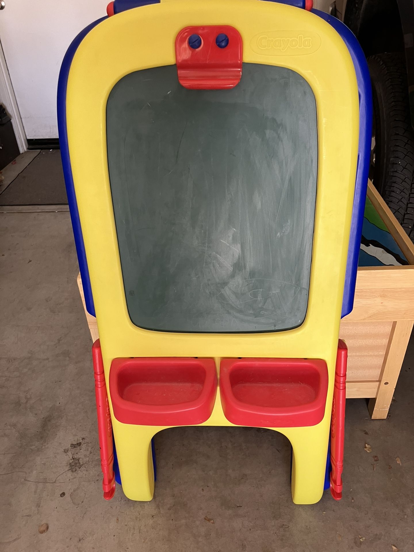 Greaseboard & Chalkboard Easel For Kids