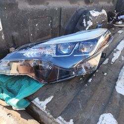 17-19  Lh Side Headlight Toyota Corolla 