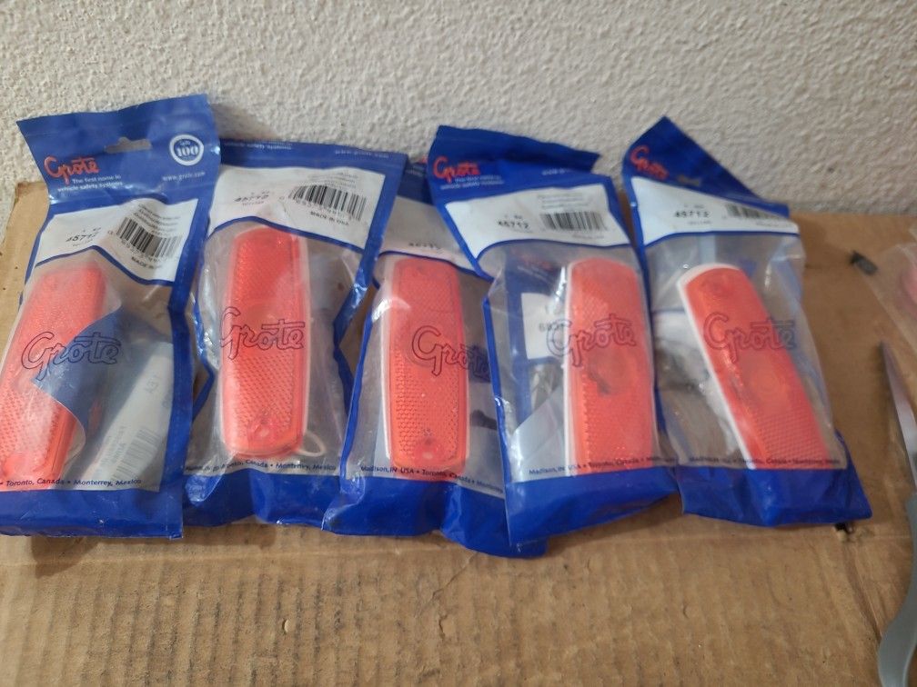 (5) Grote 45712 Red Low-Profile Clearance Marker Lights