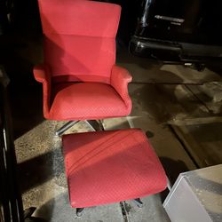 Arm Chair With Ottoman 