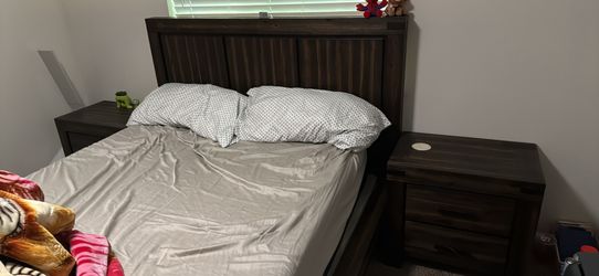 Queen Bedroom Set