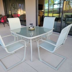 Outdoor Dinning Table