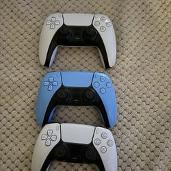 Playstation 5 Dualsense controllers (set of 3) 