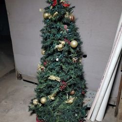 5 foot artificial decorated light up tree