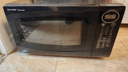 Sharp Carousel Microwave $10