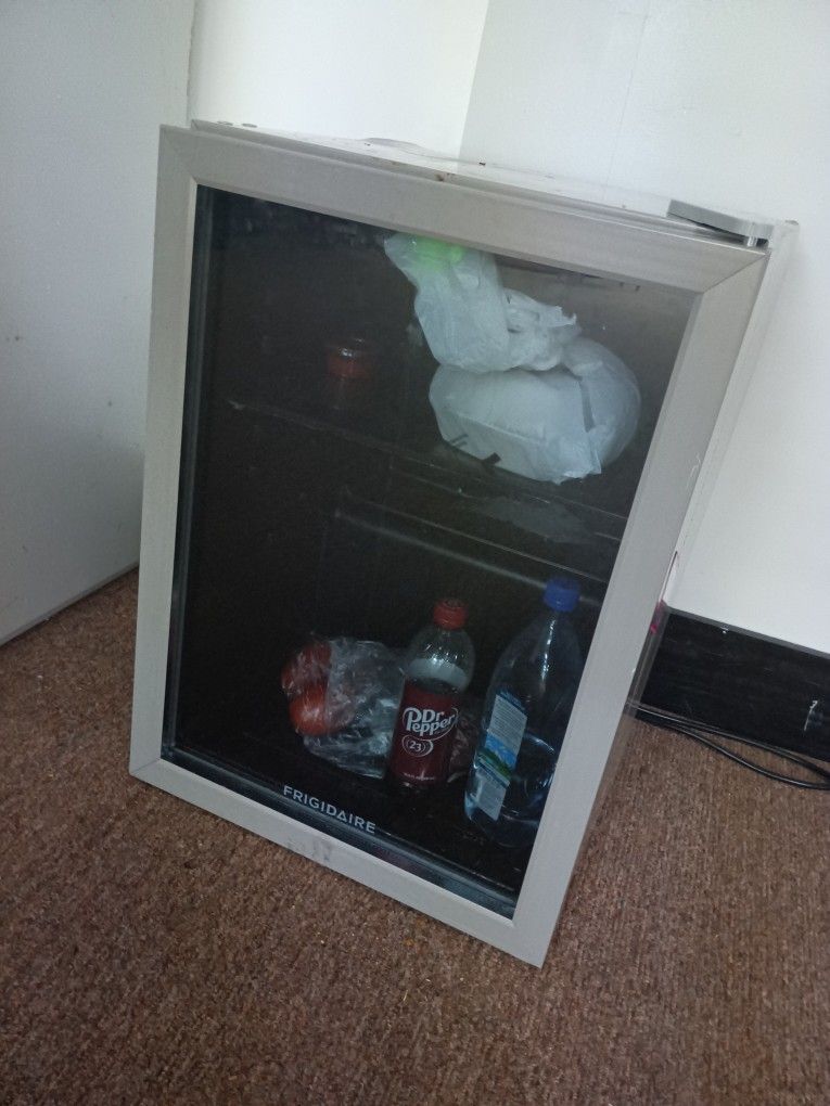 Frigidaire Mini Fridge
