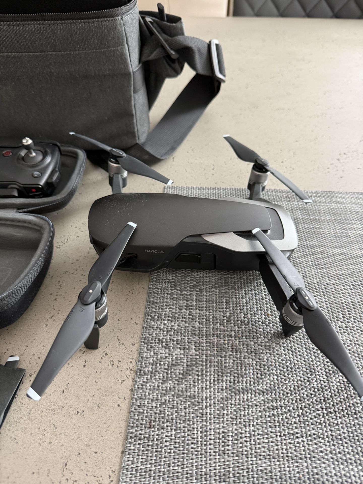 DJI MAVIC AIR DRONE
