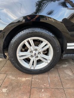 Ford OEM Alloy Wheel with Michelin Energy Saver Tire