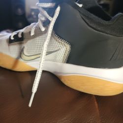 NikeKyrie Flytrap 4 Black Coolgray And Gum Bottoms