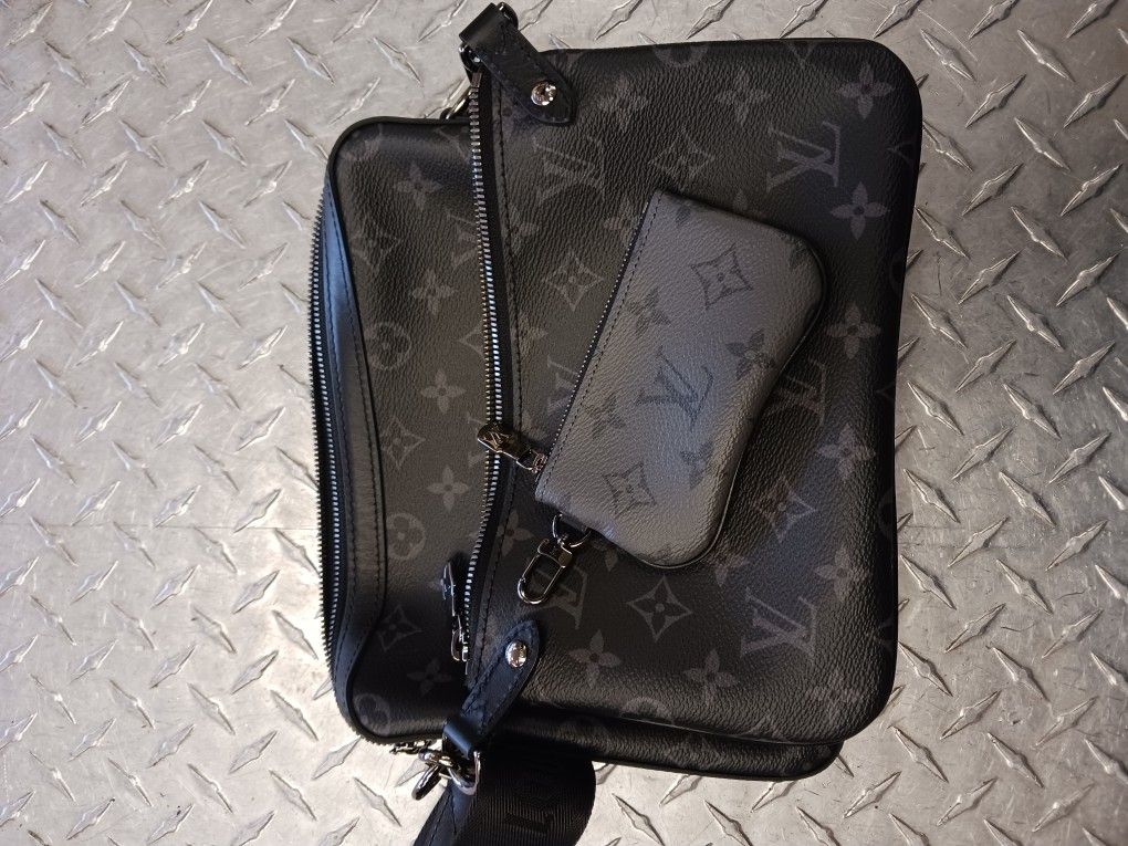 Louis Vuitton Trio Messenger Bag/Black Eclipse/Limited Abailability for  Sale in Rockaway, NJ - OfferUp