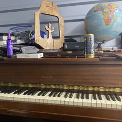 Stark—ette Grand Piano 