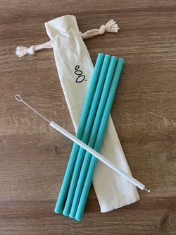 NWOT Silicone Reusable Straws, Set of 4