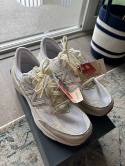 New Balance 990v6 Made in USA Sneakers White And Cream Brand New With Receipt.