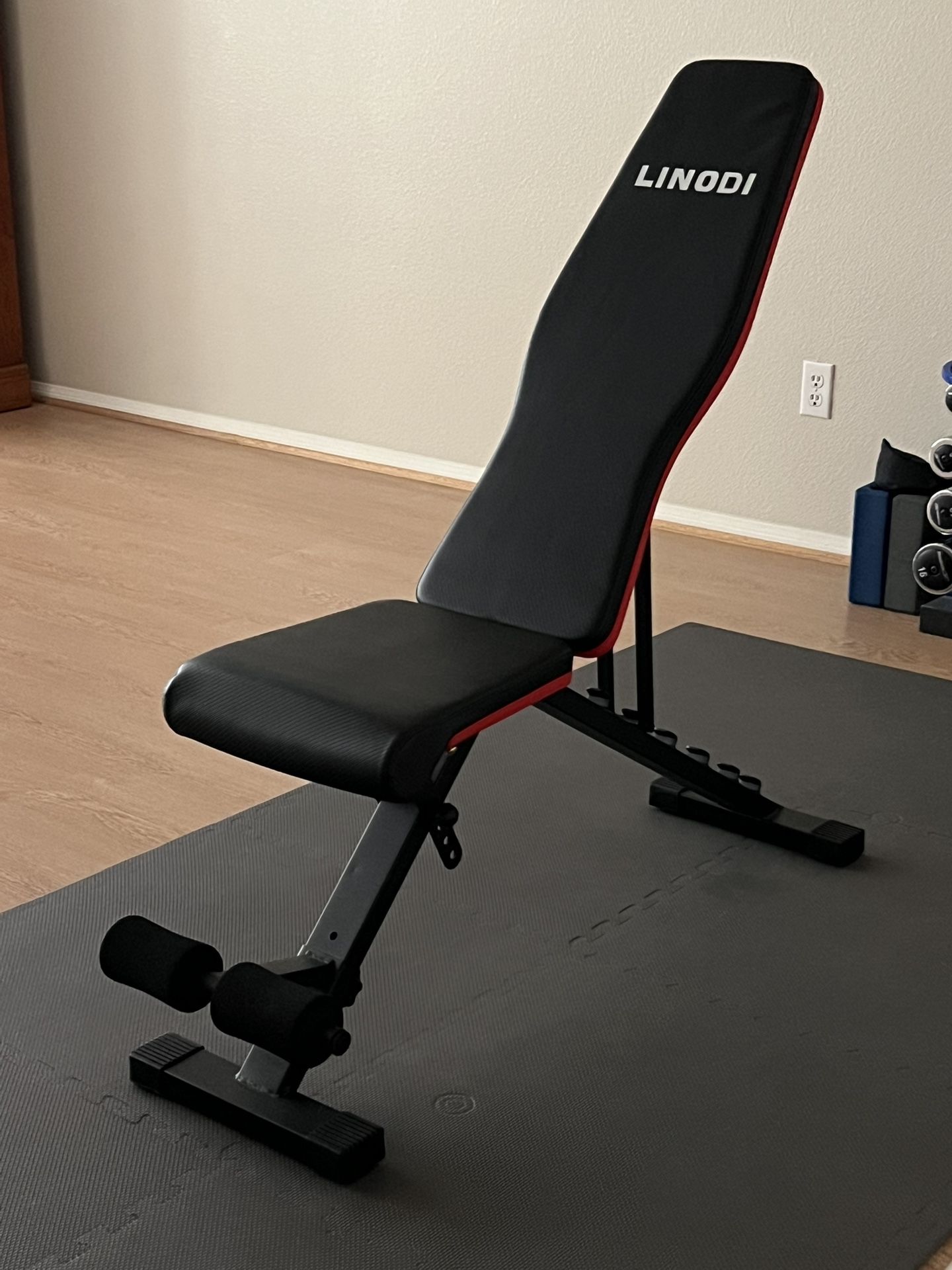 Adjustable Weight Bench