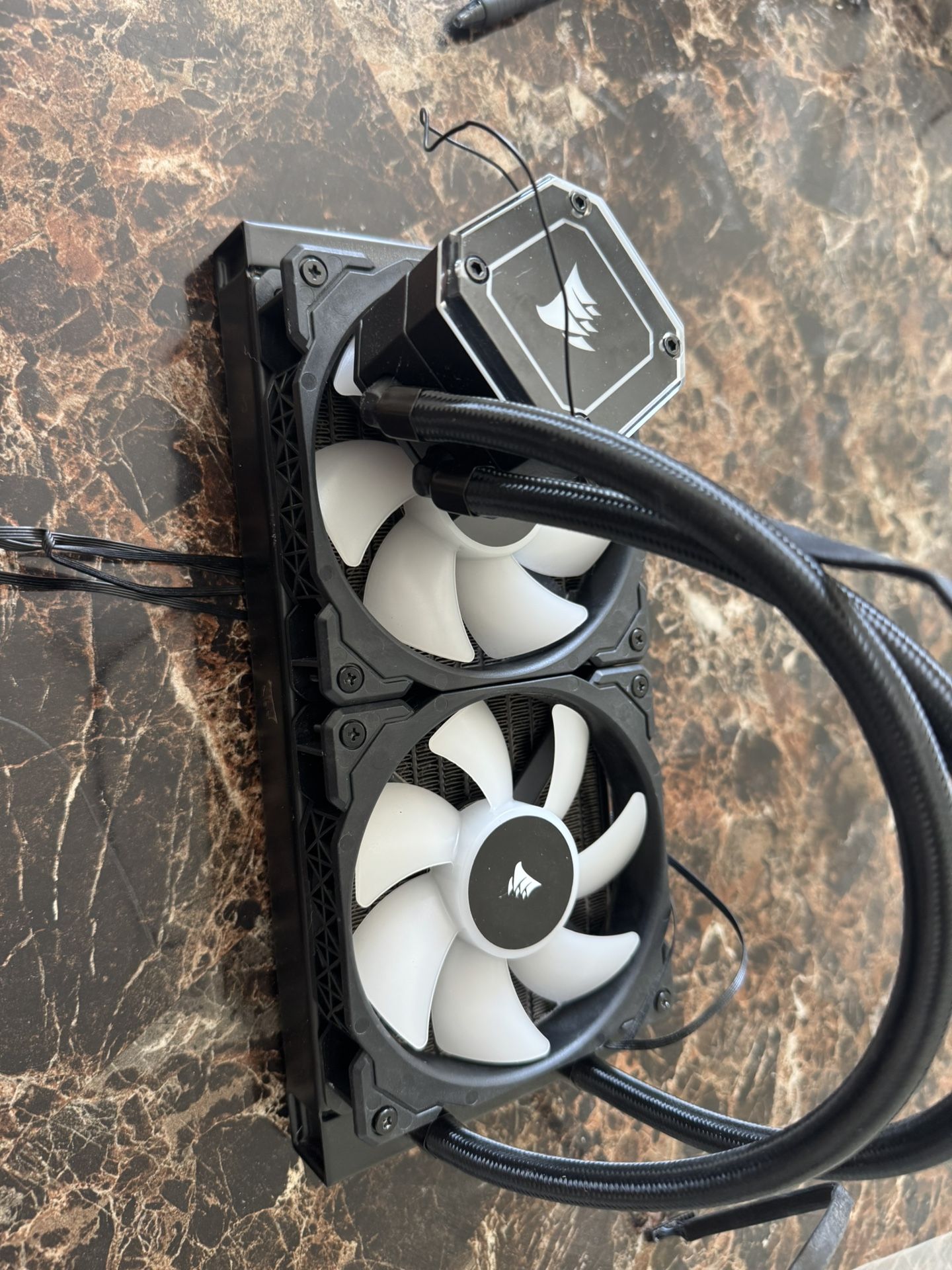 Icue Water cooler H100i