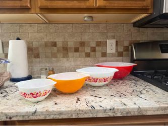 VINTAGE PYREX