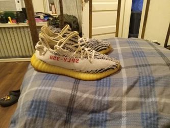 ADIDAS YEEZY 350 V2 ZEBRA US 10 And A Half For Sale