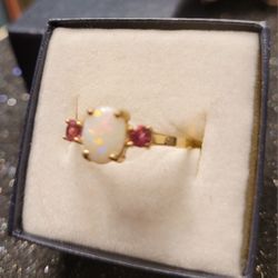 10kt YGold Genuine Opal Ruby Ring SZ 8.5