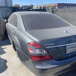 2007 Mercedes S550 For Parts