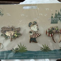 Disney Minnie Jungle Cruise Pin Set