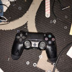 PS4 Controller (Sony)