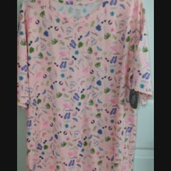 BRAND NEW - PRETTY PASTEL SLEEPSHIRT $3.
