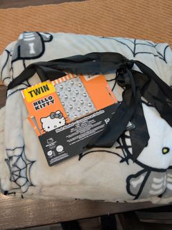 Twin Size Hello Kitty Throw - South Corona