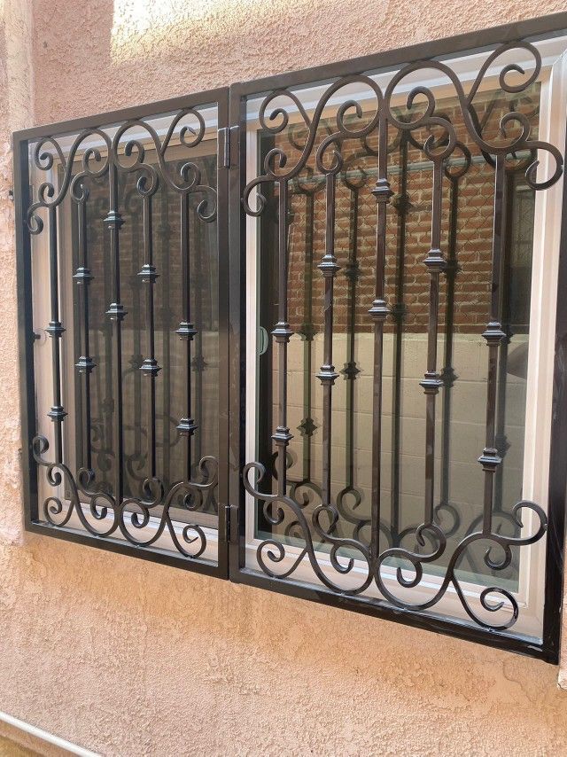 Window Metal Guards Window Shield Window Bar Security Window Iron Fence Metal Staircase Railing Luxury Design Custom Design