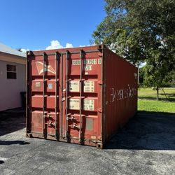 STORAGE CONTAINER 