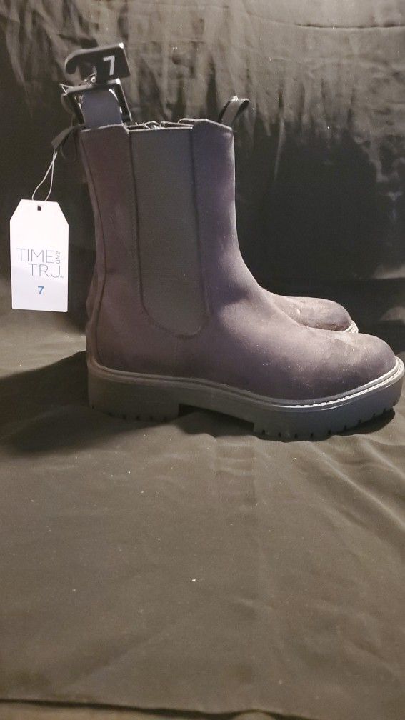 Time & Tru Boots Size 7