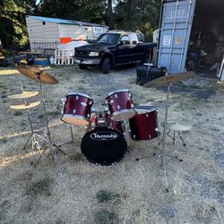 Mapex Tornado 5-Piece Drumset Wine Red / 3 Sabian Cymbals And One Regular One 