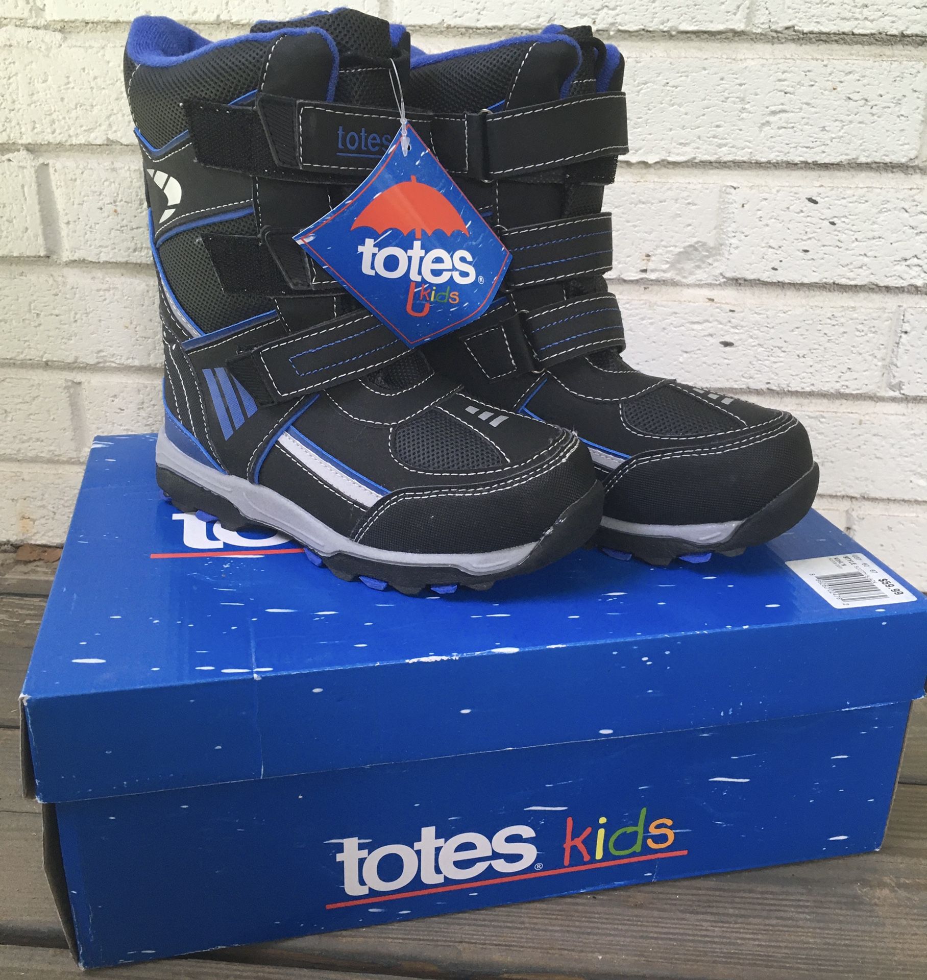Boys Winter Boots- Size 2 Brand New