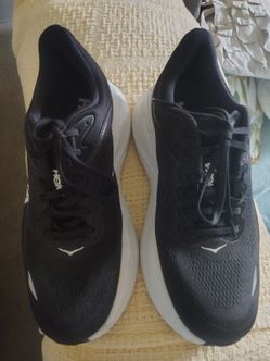 Men's wide Hoka's