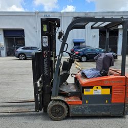 2012 Toyota Electric Forklift, 3000 Lbs 3 Stage Side Shift, AC Motors & Compact