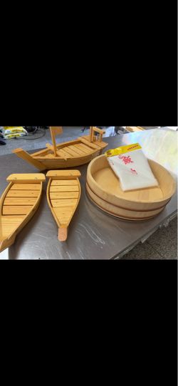Sushi Catering Presentation Set – Wooden Boats & Bamboo Serving Trays