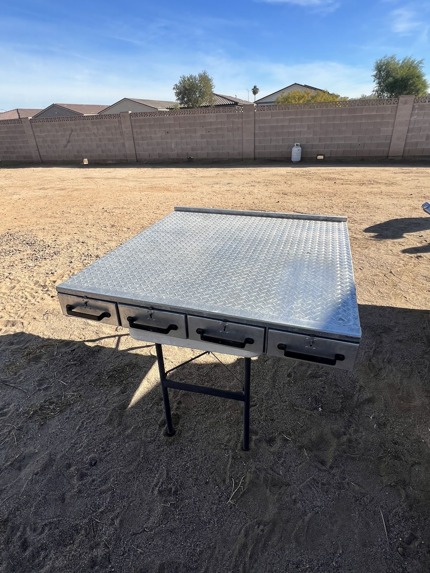 Truck bed Drawer Unit