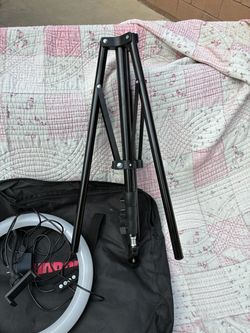 Ring light with stand