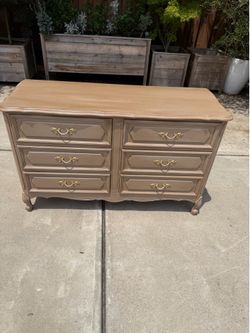 51.5” REFINISHED Vintage Henry Link French Provincial dresser+dovetailed drawers $499 CAN DELIVER!