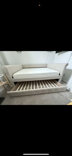 Daybed With Trundle. Full Size