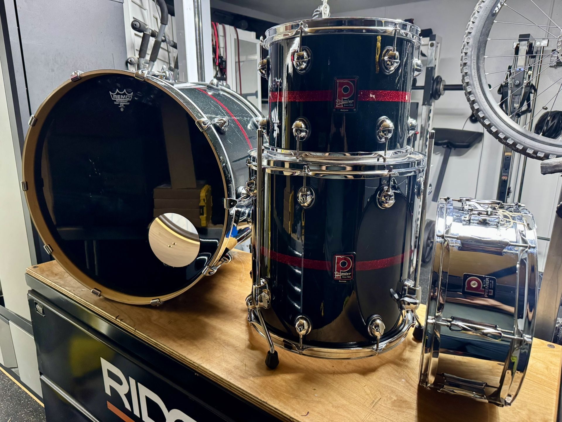 Premier Genista Blaze Sparkle Lacquer Drum Set – 4 Piece