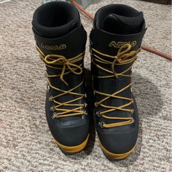 A solo Afs Ottomila Mountain Boots